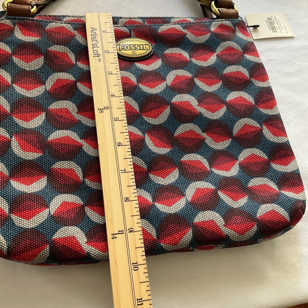 NWT Fossil Explorer Red Blue Crossbody Bag with Retro Wave Design - Picture 7 of 8